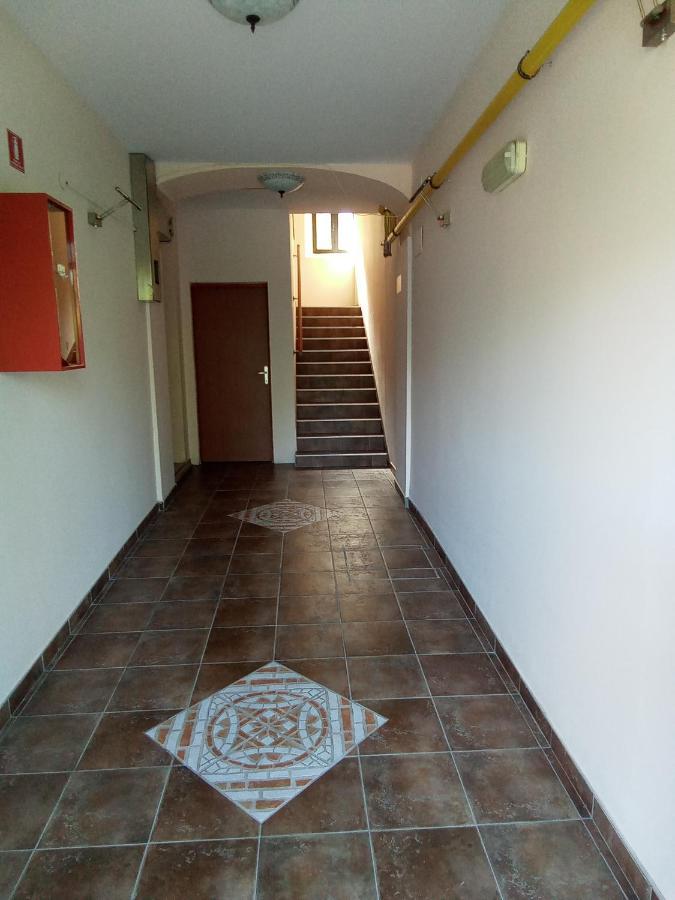 Soba Arena Hotel Пула Екстериор снимка